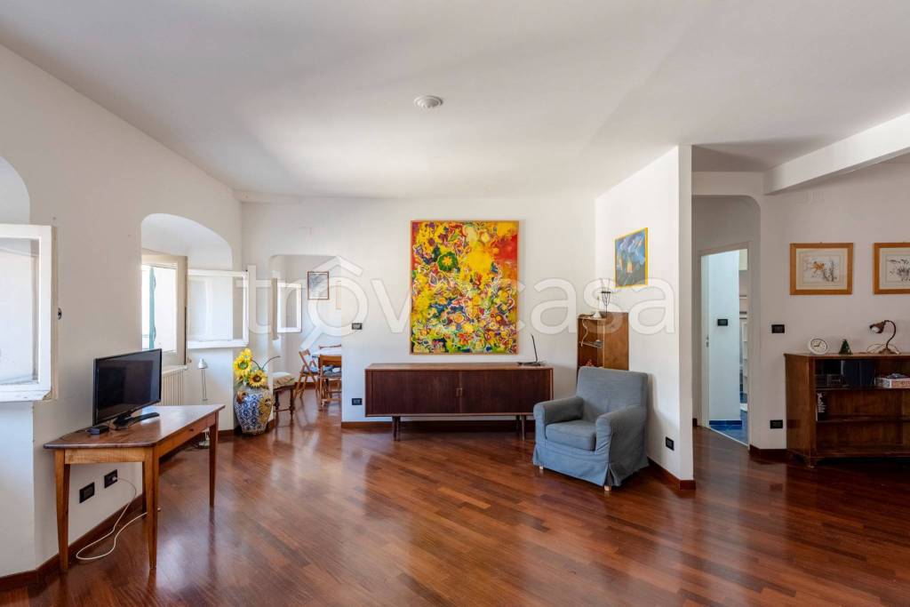 appartamento in affitto a Genova in zona Sottoripa / Maddalena / Molo