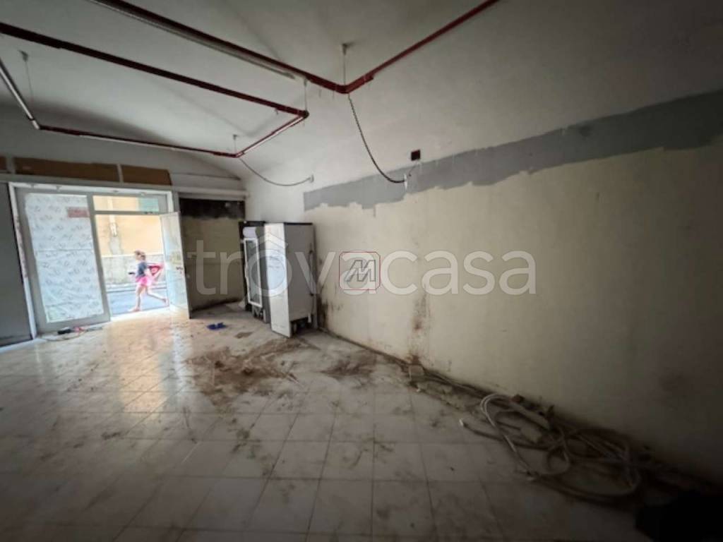 negozio in affitto a Genova in zona Pegli