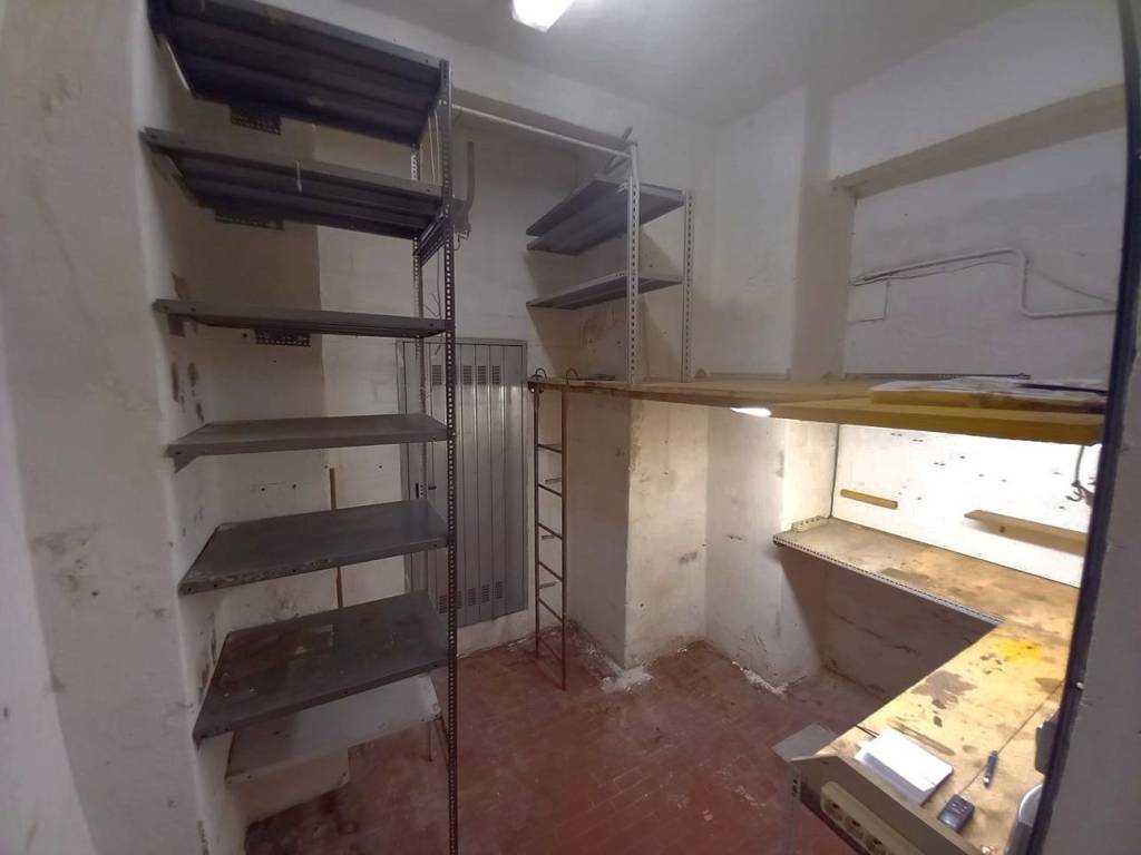 locale commerciale in affitto a Genova in zona Foce