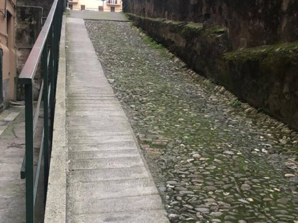 locale commerciale in affitto a Genova in zona Foce