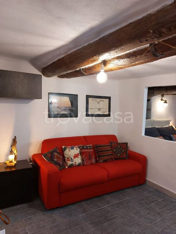 appartamento in affitto a Genova in zona Sottoripa / Maddalena / Molo