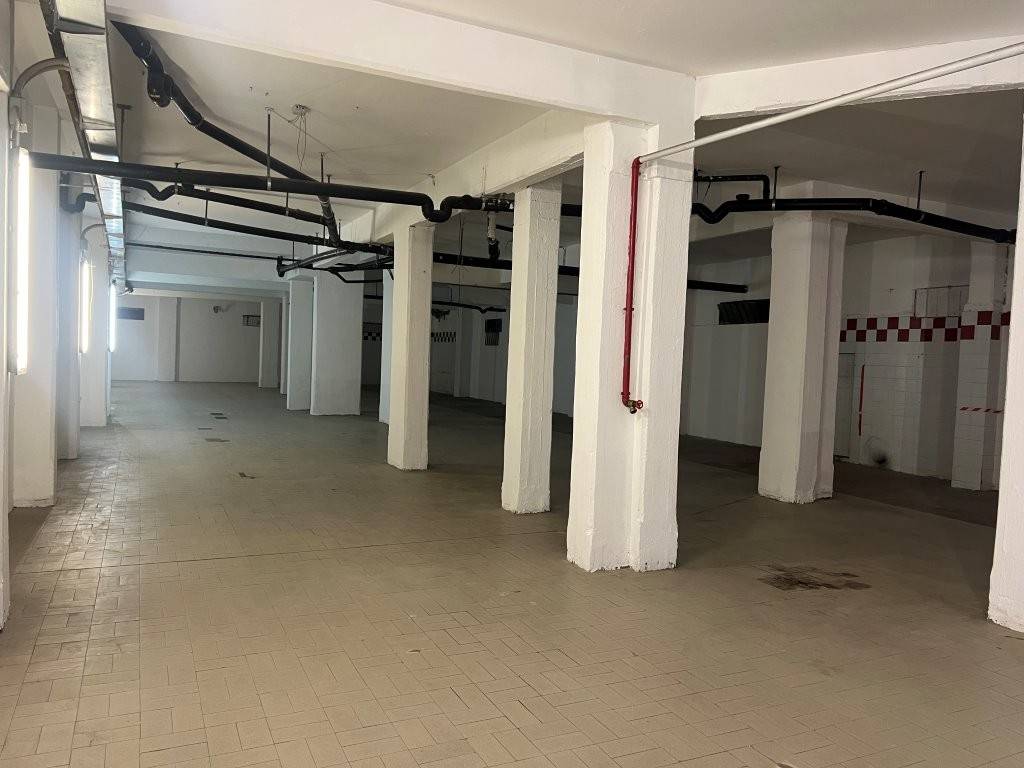 locale commerciale in affitto a Genova in zona Sestri Ponente