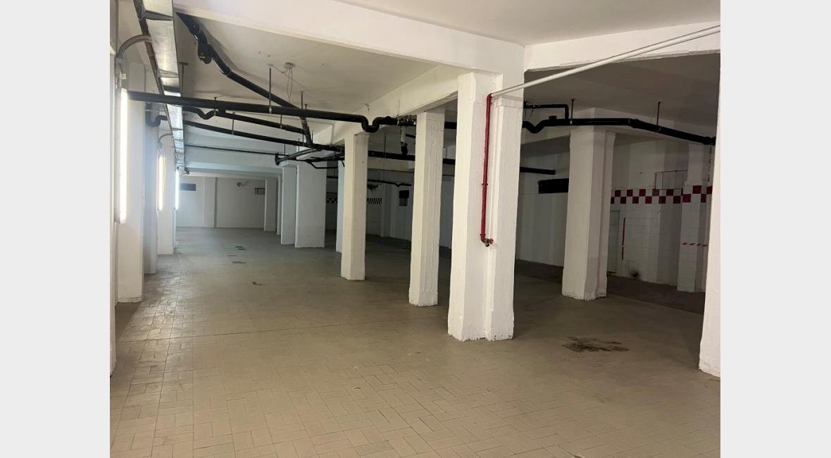 locale di sgombero in affitto a Genova in zona Sestri Ponente