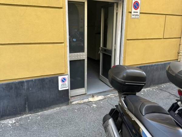 negozio in affitto a Genova in zona Foce