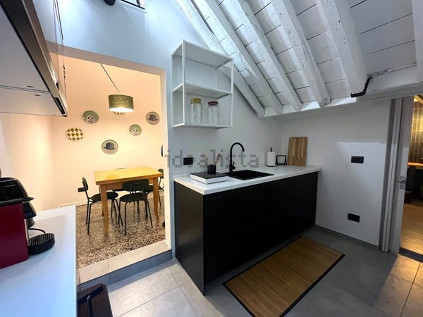 appartamento in affitto a Genova in zona Sottoripa / Maddalena / Molo