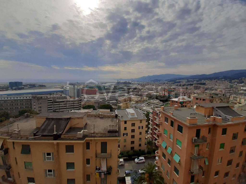 appartamento in affitto a Genova in zona Sestri Ponente