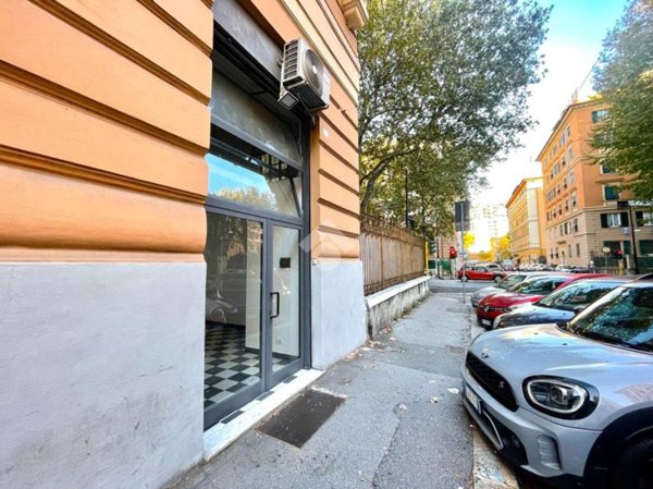 negozio in affitto a Genova in zona Foce