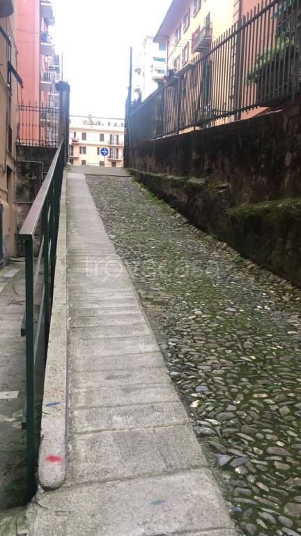 locale commerciale in affitto a Genova in zona Foce