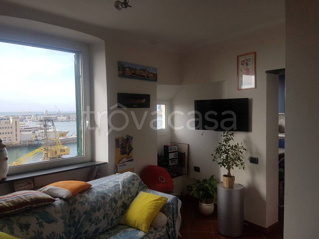 appartamento in affitto a Genova in zona Sottoripa / Maddalena / Molo