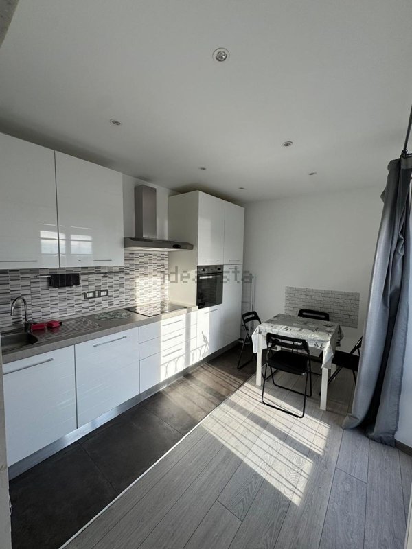 appartamento in affitto a Genova in zona Sottoripa / Maddalena / Molo