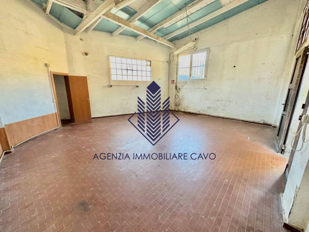 negozio in affitto a Genova