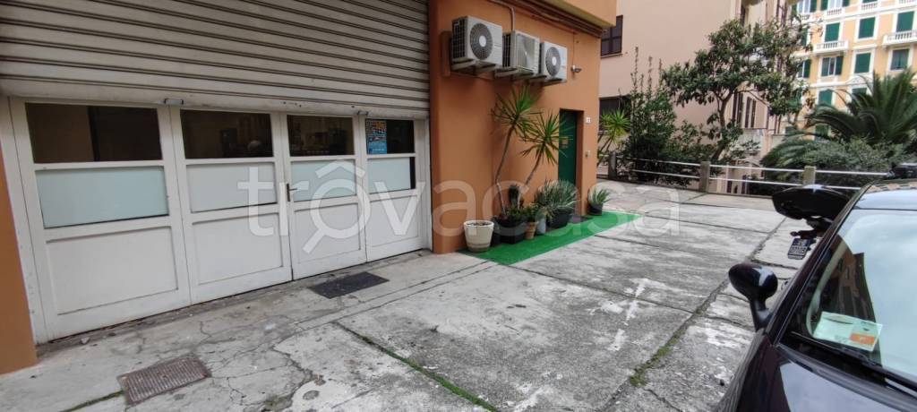 locale commerciale in affitto a Genova in zona Albaro