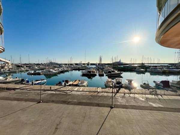 appartamento in affitto a Genova in zona Carignano