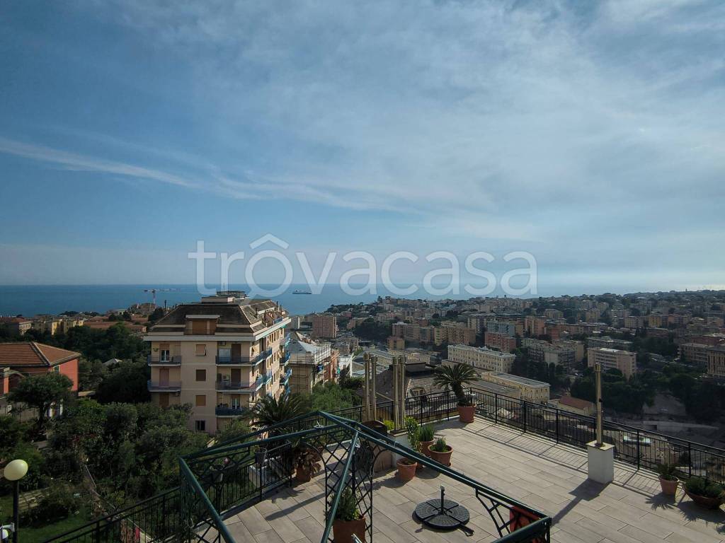 appartamento in affitto a Genova in zona Apparizione