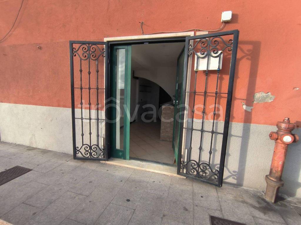 negozio in affitto a Genova in zona Pegli