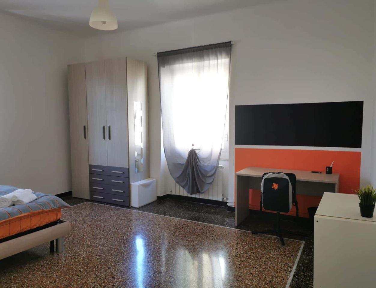 negozio in affitto a Genova in zona Lagaccio / Granarolo