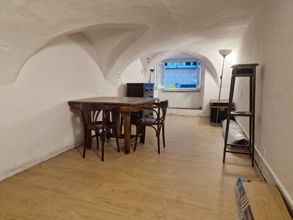 intera palazzina in affitto a Genova in zona Centro Storico