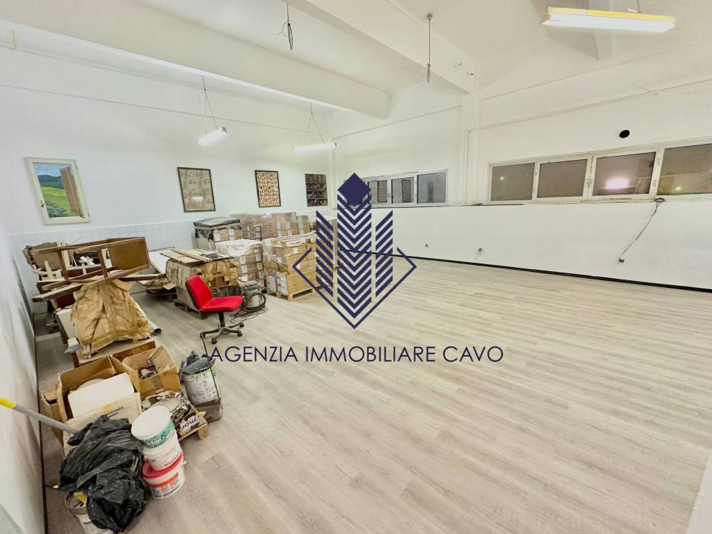 locale commerciale in affitto a Genova