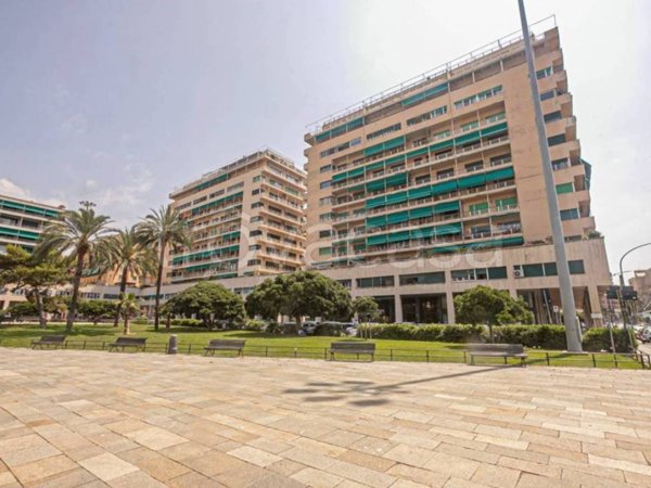 negozio in affitto a Genova in zona Foce