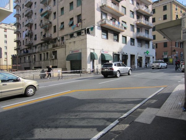 negozio in affitto a Genova in zona San Fruttuoso