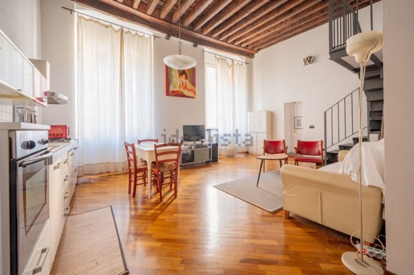 appartamento in affitto a Genova in zona Sottoripa / Maddalena / Molo