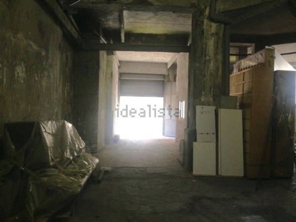 capannone in affitto a Genova in zona San Fruttuoso