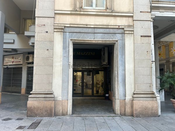 locale commerciale in affitto a Genova in zona Portoria / Piccapietra