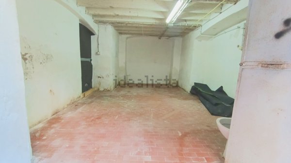 locale di sgombero in affitto a Genova in zona Foce