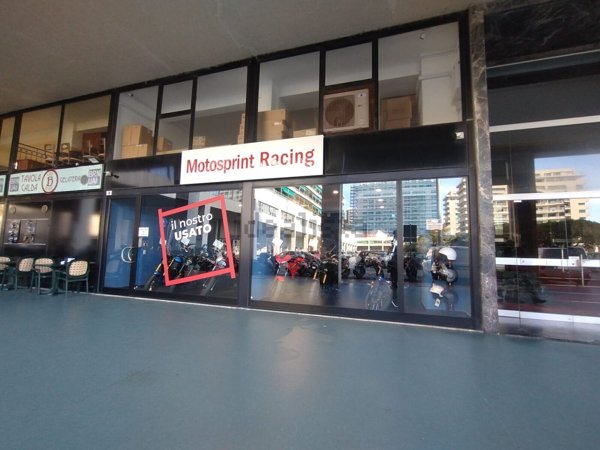 negozio in affitto a Genova in zona Foce