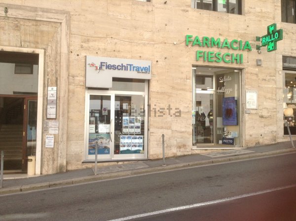 negozio in affitto a Genova in zona Carignano