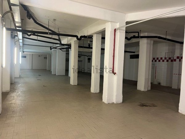 locale di sgombero in affitto a Genova in zona Sestri Ponente