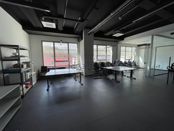 ufficio in affitto a Genova in zona Sestri Ponente