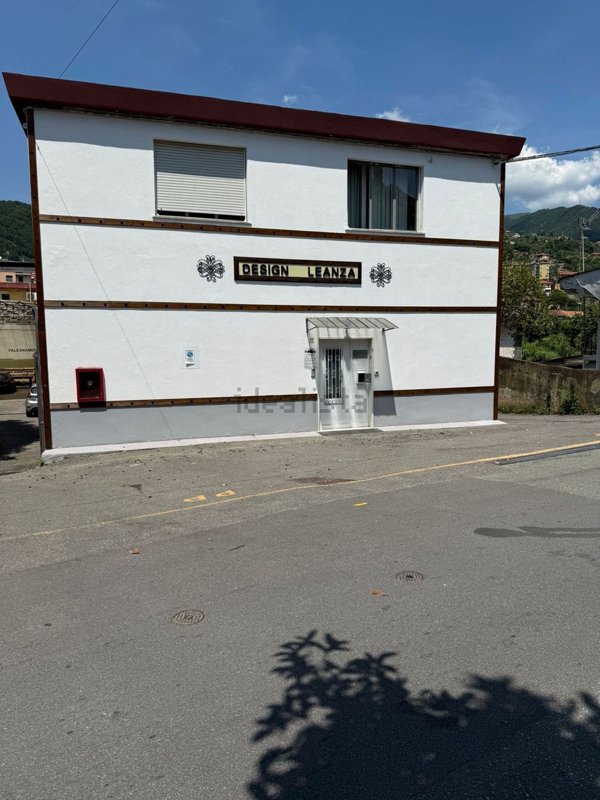 locale di sgombero in affitto a Genova in zona Struppa