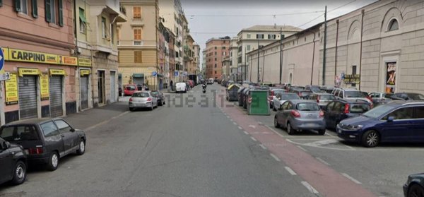 locale di sgombero in affitto a Genova in zona Sampierdarena