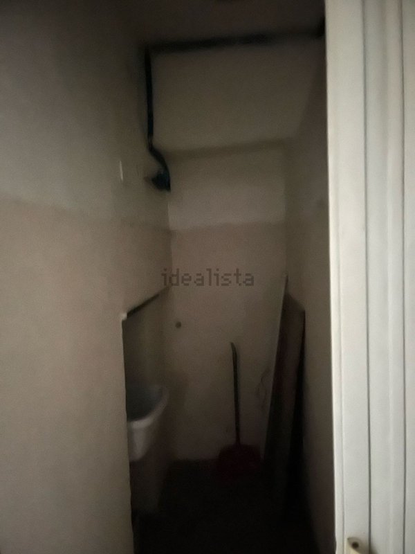 locale di sgombero in affitto a Genova in zona Sestri Ponente