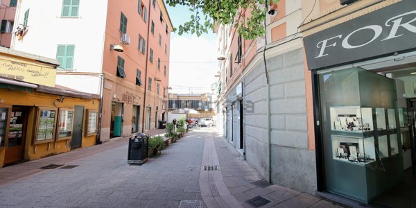negozio in affitto a Genova in zona Certosa