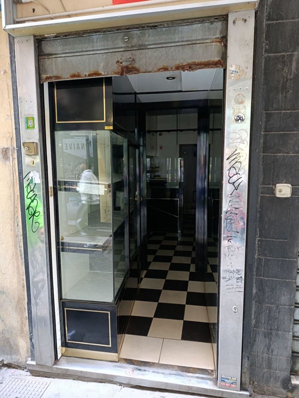 locale commerciale in affitto a Genova in zona Sottoripa / Maddalena / Molo