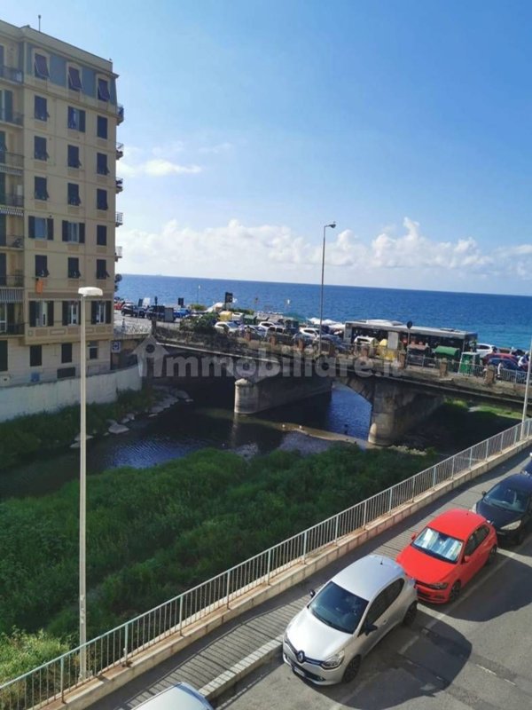 appartamento in affitto a Genova in zona Sturla