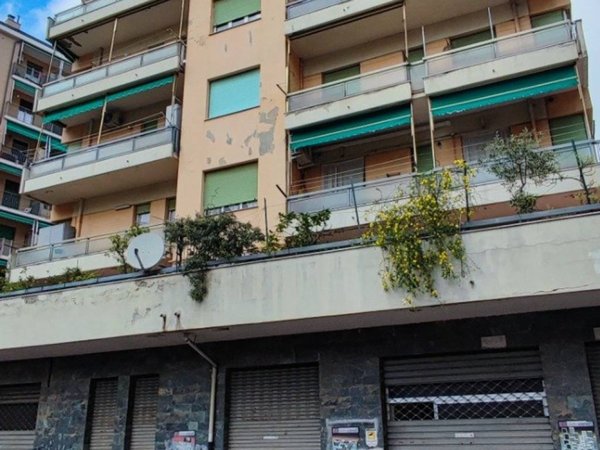 negozio in affitto a Genova in zona Molassana