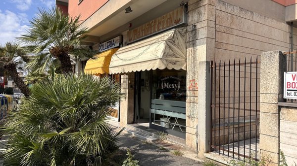 negozio in affitto a Genova