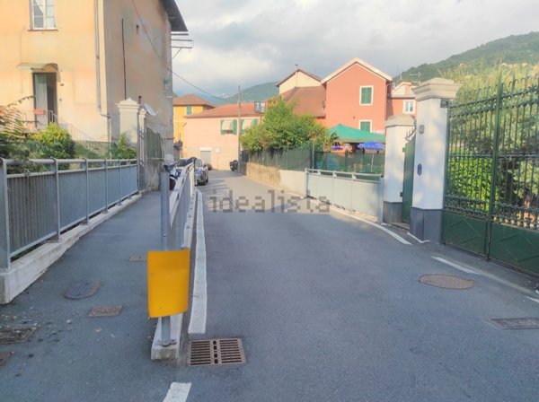 negozio in affitto a Genova in zona Struppa