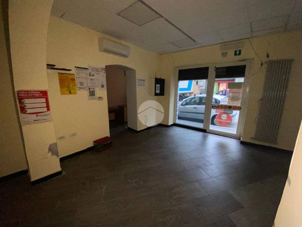 negozio in affitto a Genova in zona Sestri Ponente