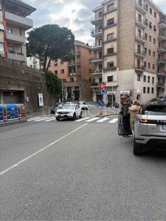 negozio in affitto a Genova in zona Albaro