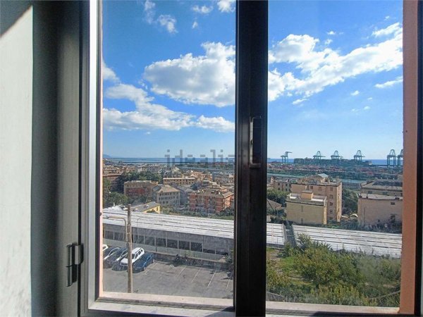 appartamento in affitto a Genova in zona Palmaro / Pra'