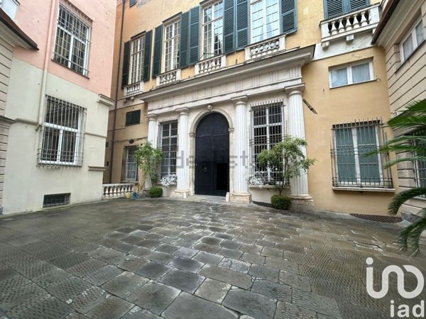 ufficio in affitto a Genova in zona Sottoripa / Maddalena / Molo