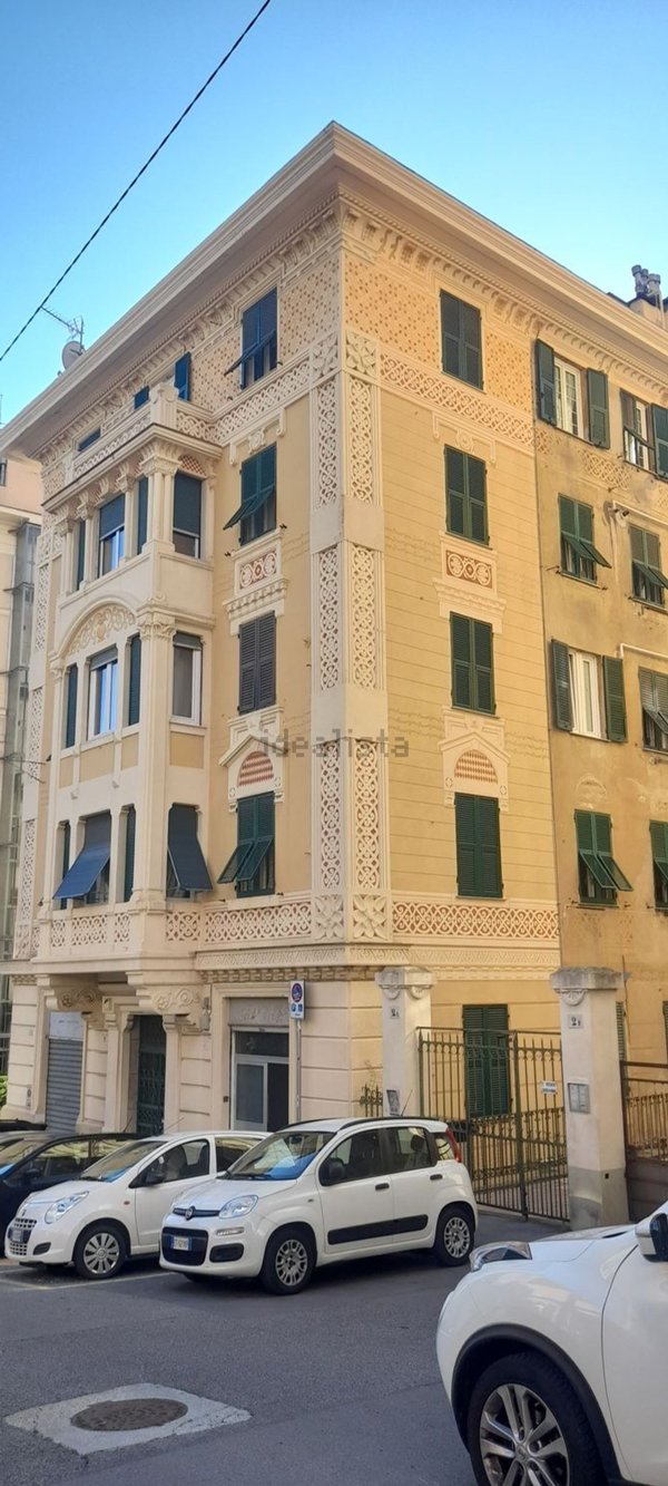 negozio in affitto a Genova in zona Palmaro / Pra'