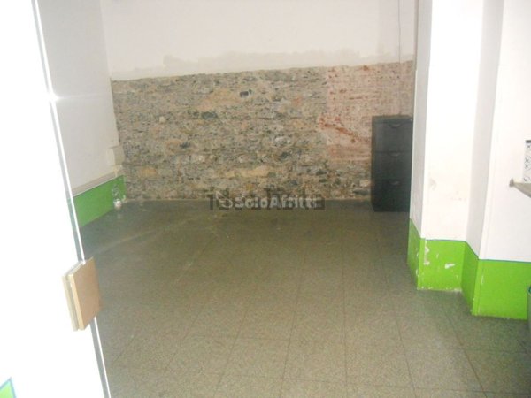 locale di sgombero in affitto a Genova