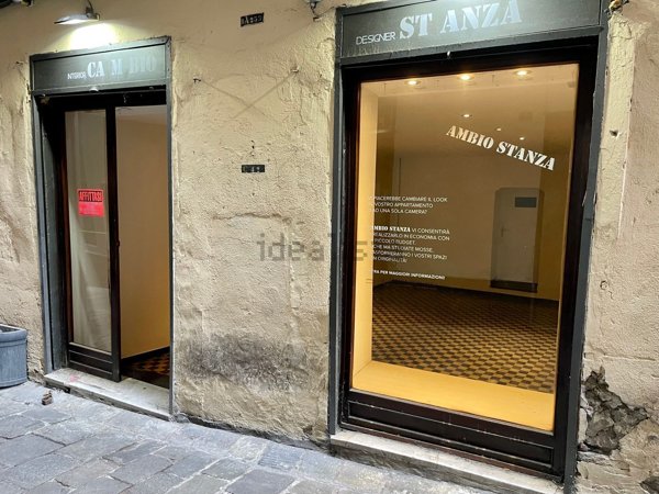 locale commerciale in affitto a Genova in zona Sottoripa / Maddalena / Molo