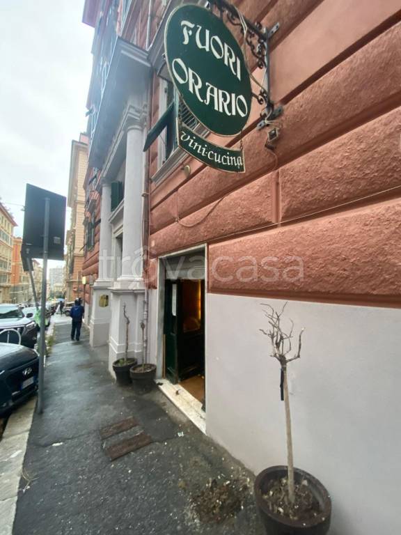 negozio in affitto a Genova in zona Castelletto