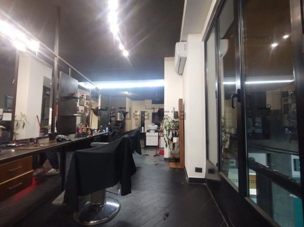 locale commerciale in affitto a Genova in zona San Vincenzo
